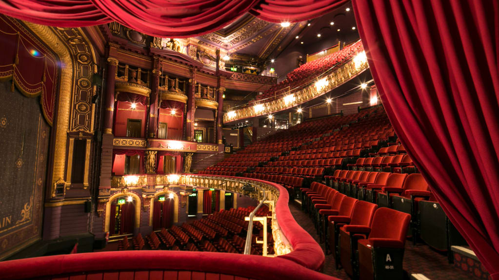 palace theatre tour manchester